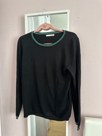 Top noir col vert - neuf