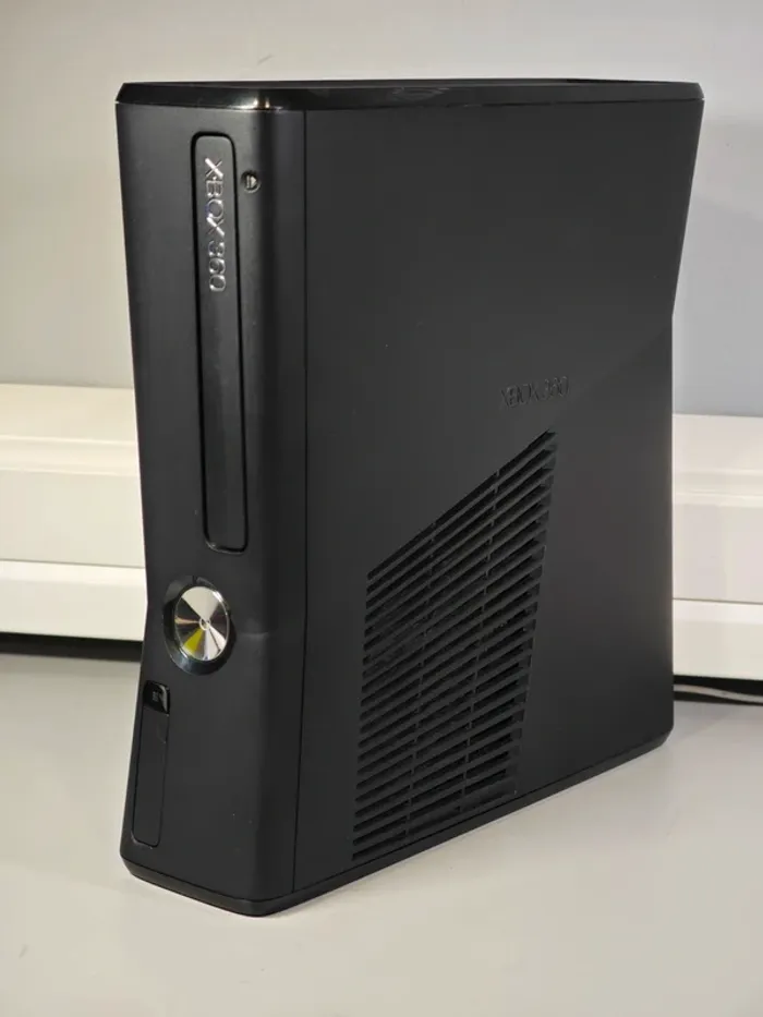 Console XBox 360 Slim / 4Go/ Manette/ Garanti 1 an - photo numéro 2