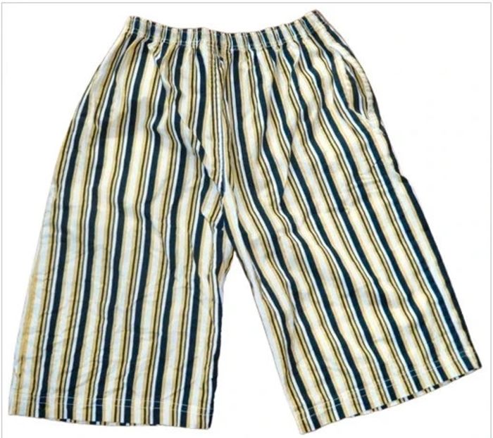 🤩 Superbe bermuda 10/ 12 ans en Super état 3 suisses pur coton marine blanc et jaune