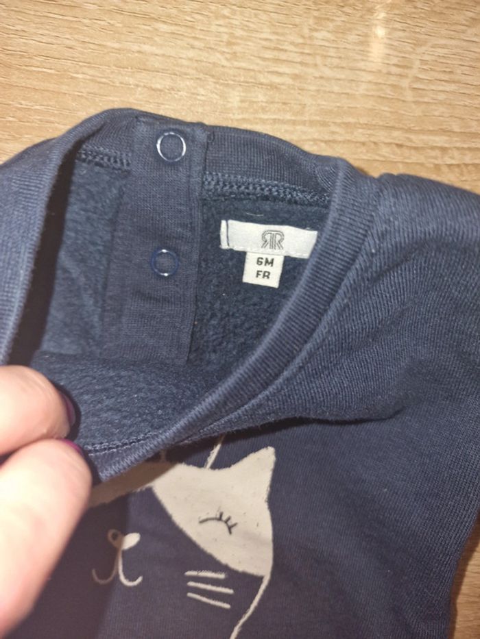 Sweat 6 mois - photo numéro 2