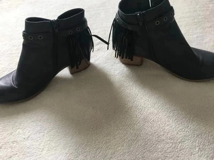 Bottines noires en cuir à talon avec franges semelle bois - photo numéro 2