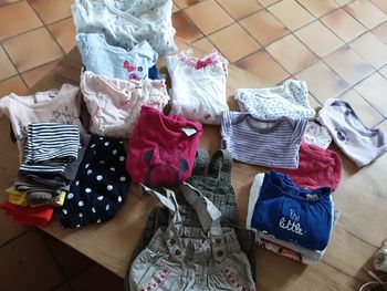 Lot de vêtements fille taille 3 mois