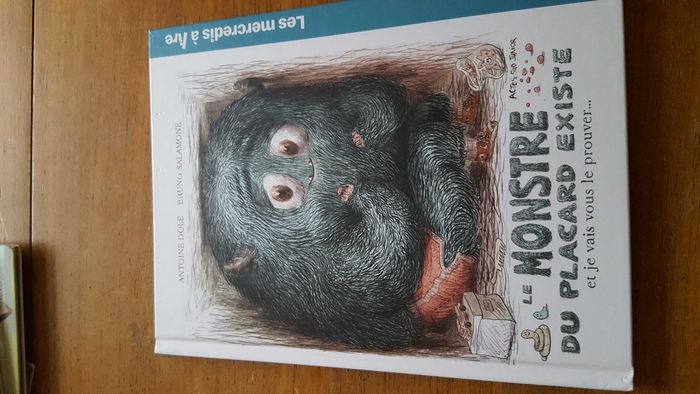 Lot 2 livres enfant .hachette jeunesse et autre