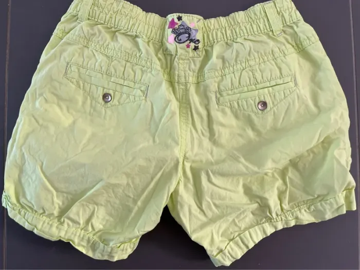 Short jaune orchestra 10 ans en très bon état - photo numéro 3