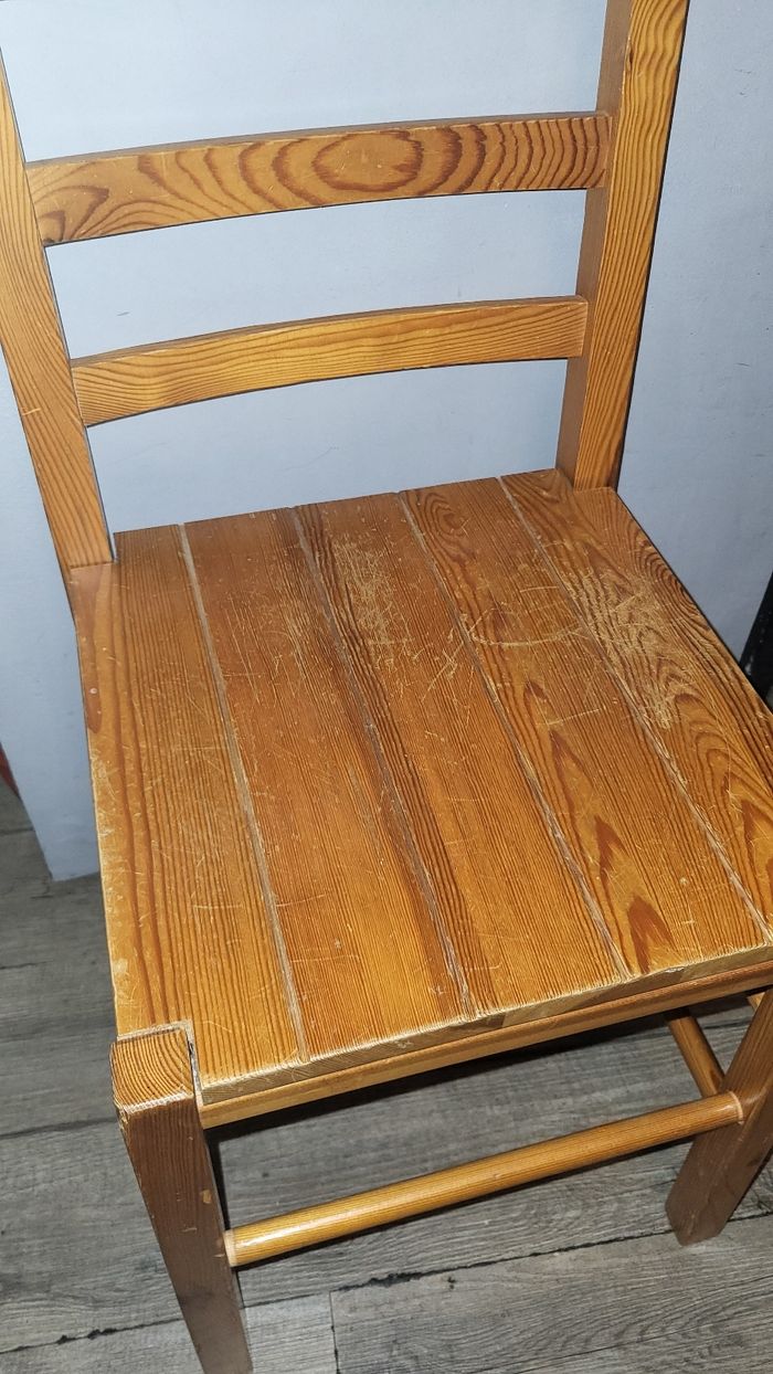 Chaise en bois massif vintage à restaurer très robuste - photo numéro 14