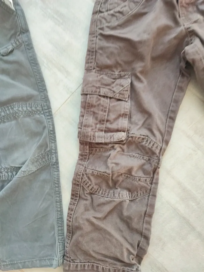 Lot de pantalons 4 ans bien abîmés - photo numéro 3