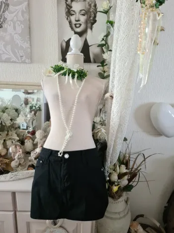 Mini jupe noire bouton bijou Clandjones Taille 40