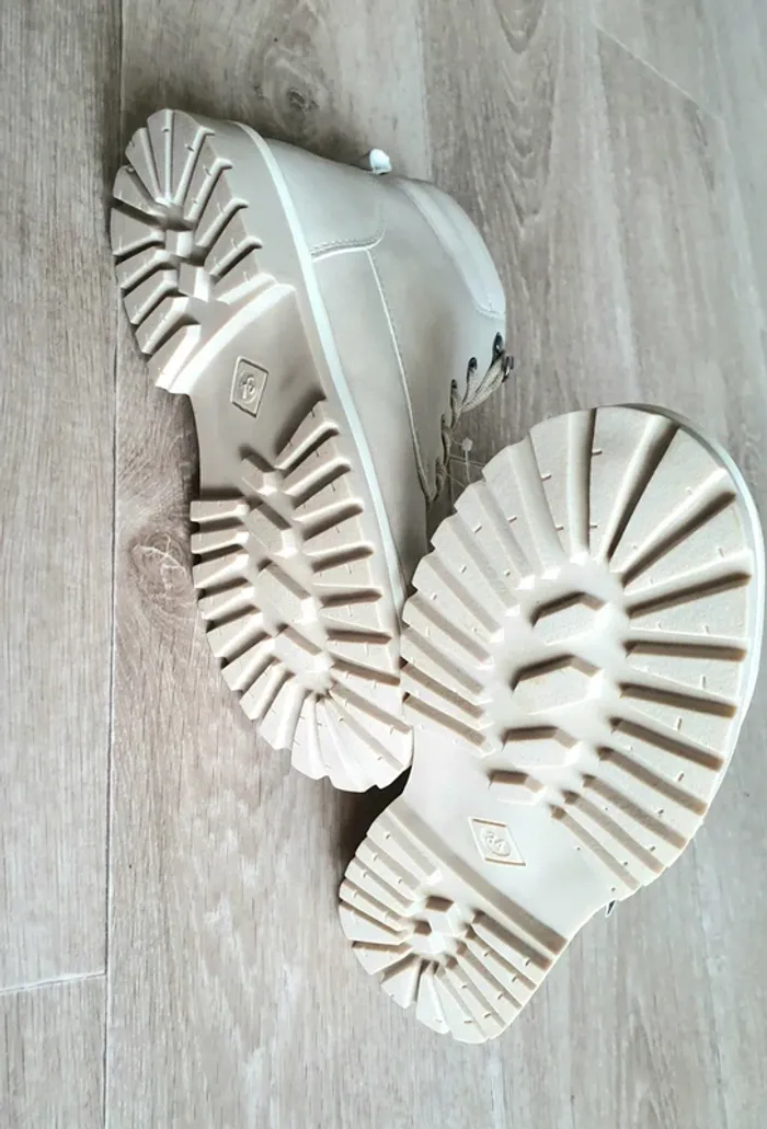 Bottines beiges taille 34 neuves - photo numéro 7