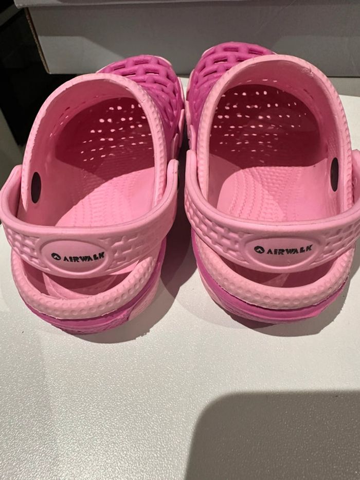 Petite paire de croc rose taille 25 - photo numéro 2