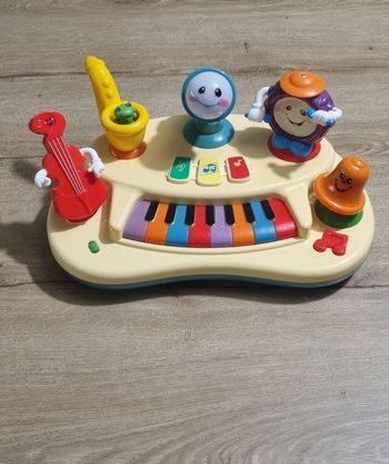 Piano interactif et lumineux vintage