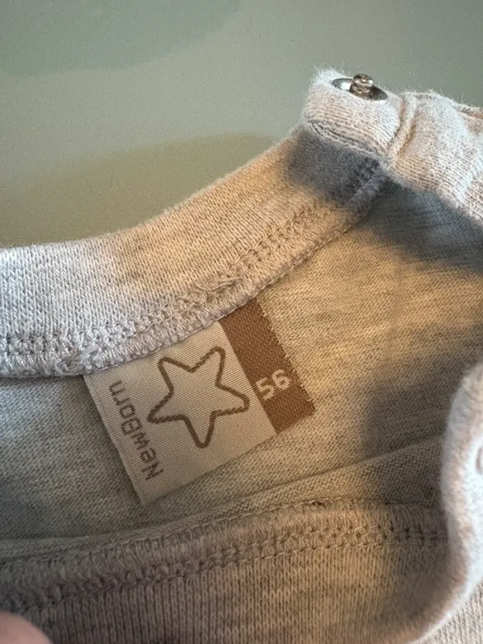 Lots 4 t-shirt 1 pull - photo numéro 4