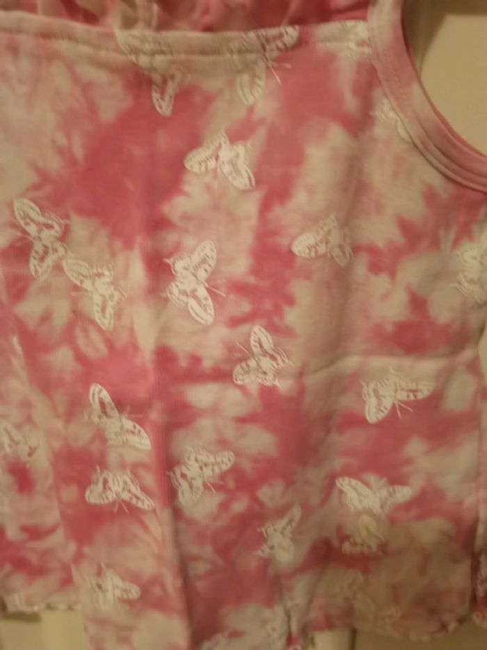 Débardeur fine bretelles rose motifs papillon - photo numéro 2