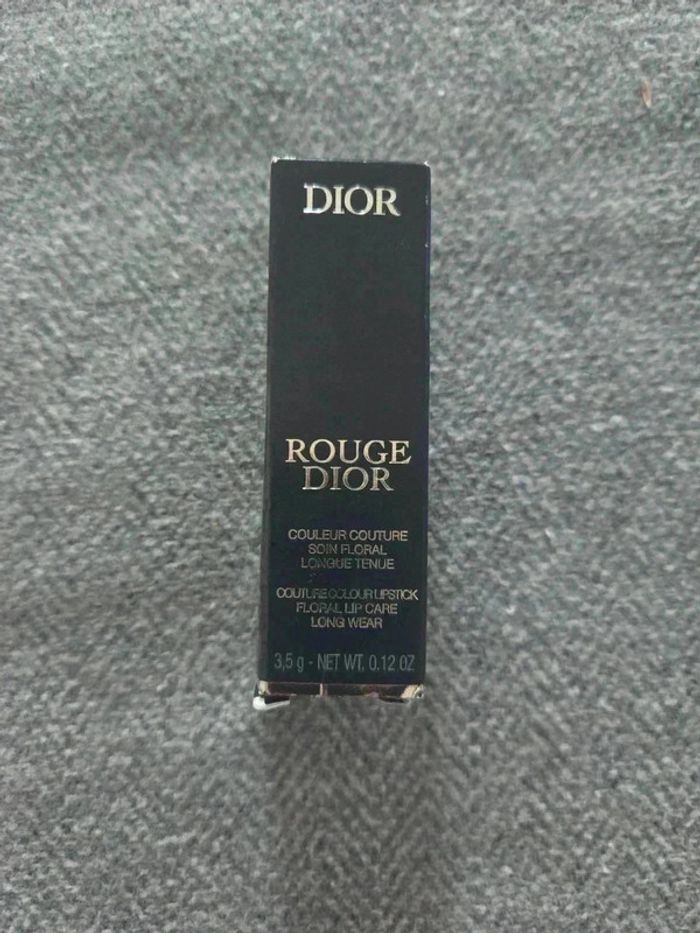 Rouge à lèvres dior rouge zinnia 743