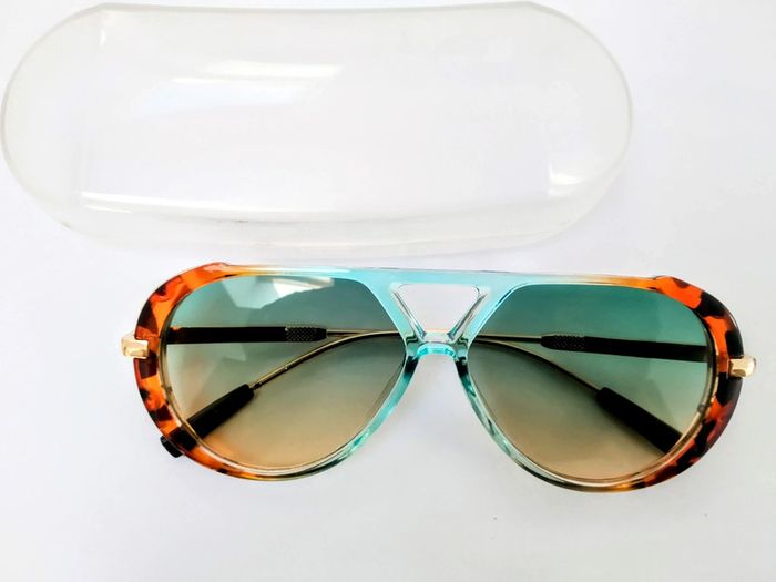 Lunettes de soleil fantaisie neuves