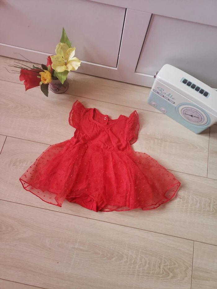 Robe 👚 3 mois 2 euros