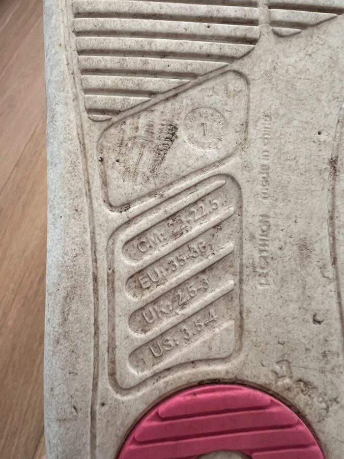 Claquette/ sandale piscine enfant 35/36 blanc bon état nabaiji décathlon - photo numéro 4