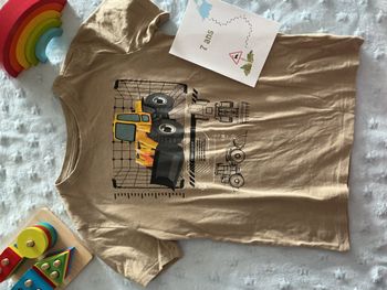 teeshirt manches courtes beige impression tractopelle 7/8 ans primark