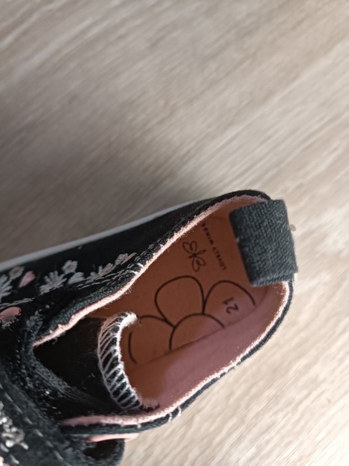 Chaussure motif fleurs - photo numéro 3