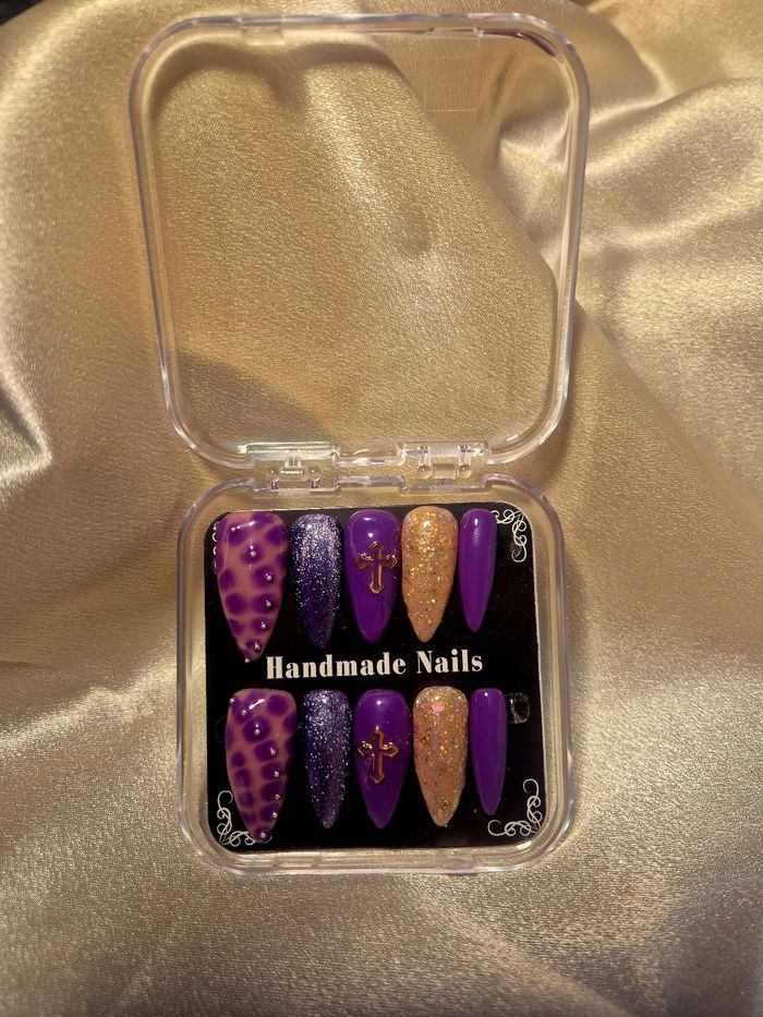 Pess on nail