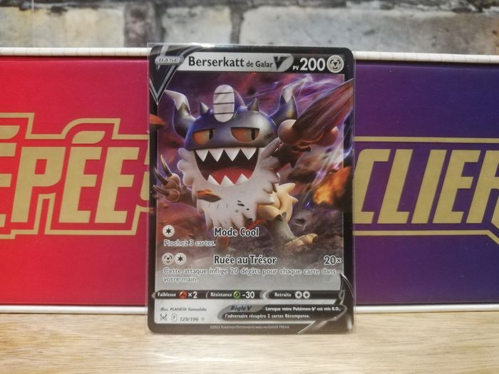 Carte Pokemon Berserkatt V 129/196