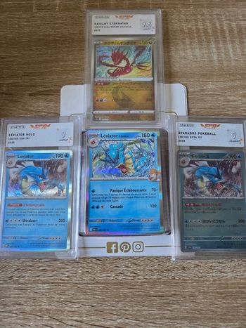 Lot de 3 Cartes Gradées Pokémon + 1 Coffret My Boost Box 
