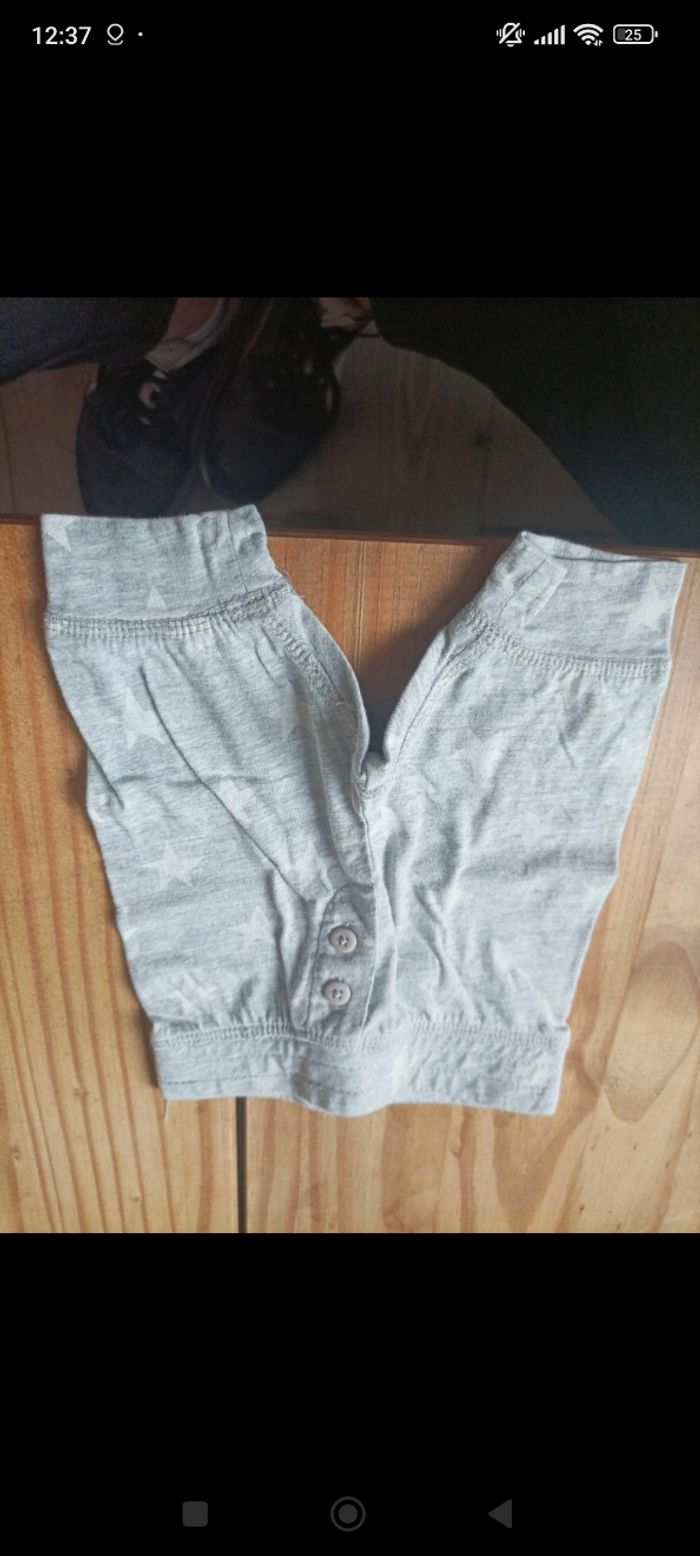 Lot de vêtement pantalon est 1 short bébé - photo numéro 5