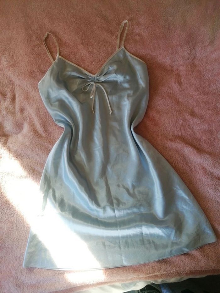 Robes de nuit satiné bleu ciel hunkemoller sleepwear