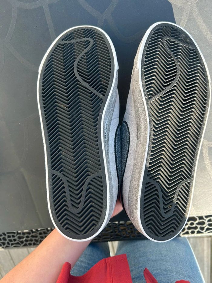 Nike blazer grise et noir en très bon état - photo numéro 5