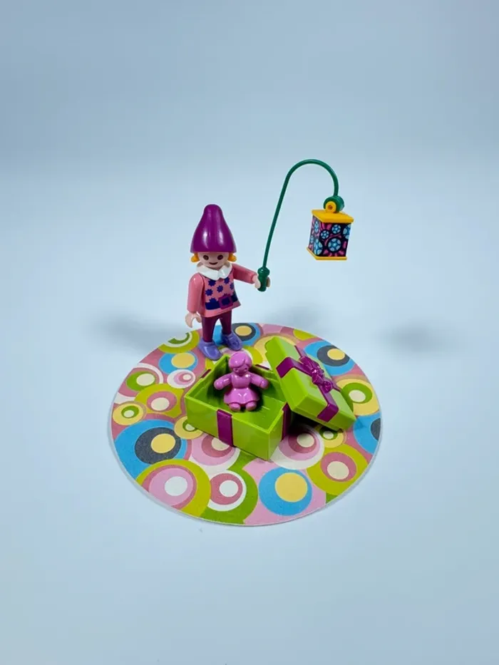 Playmobil Lutin avec cadeau rose - photo numéro 2