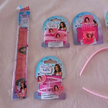 Lot de bijoux et pinces fille