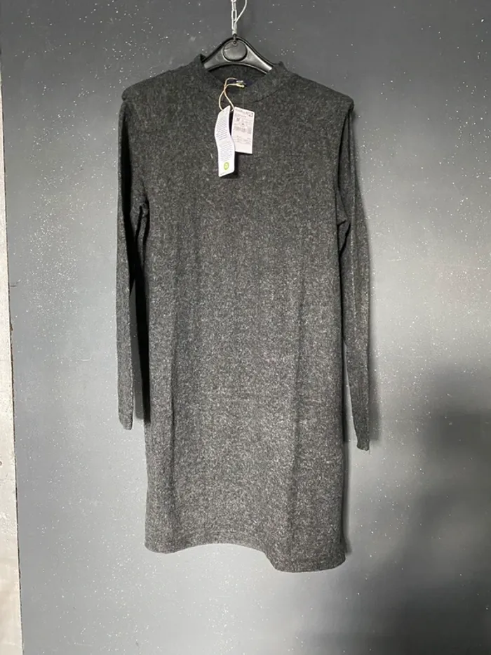 Robe pli aux épaules