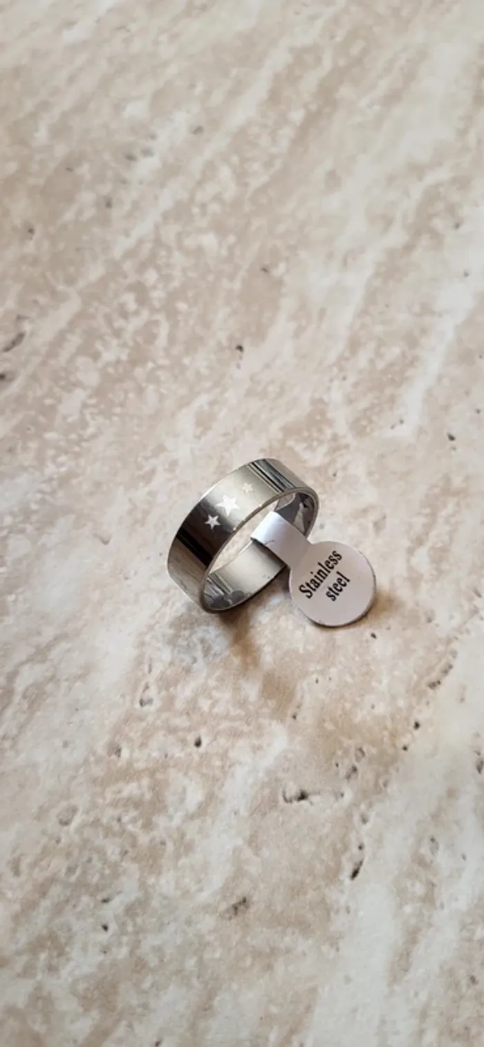 Bague inox étoiles - Acier inoxydable – Taille 21 - Argent - Neuf sans étiquette