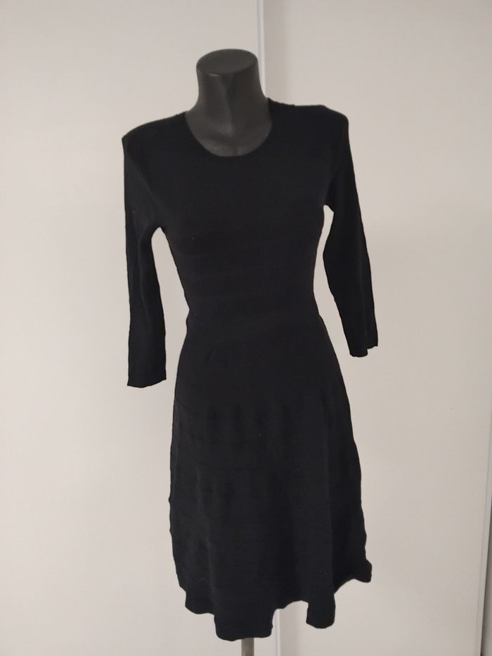 Robes femme taille S comme neuf prix  5 euros  la robes - photo numéro 4