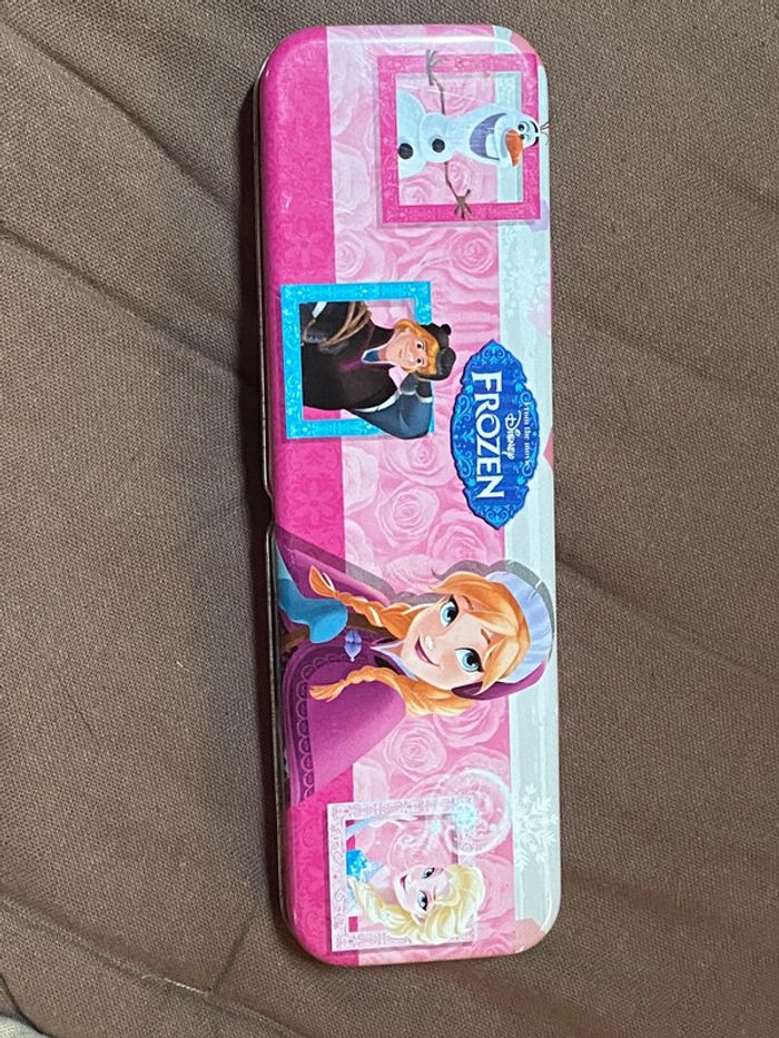 Trousse en métal Reine des neiges - photo numéro 2