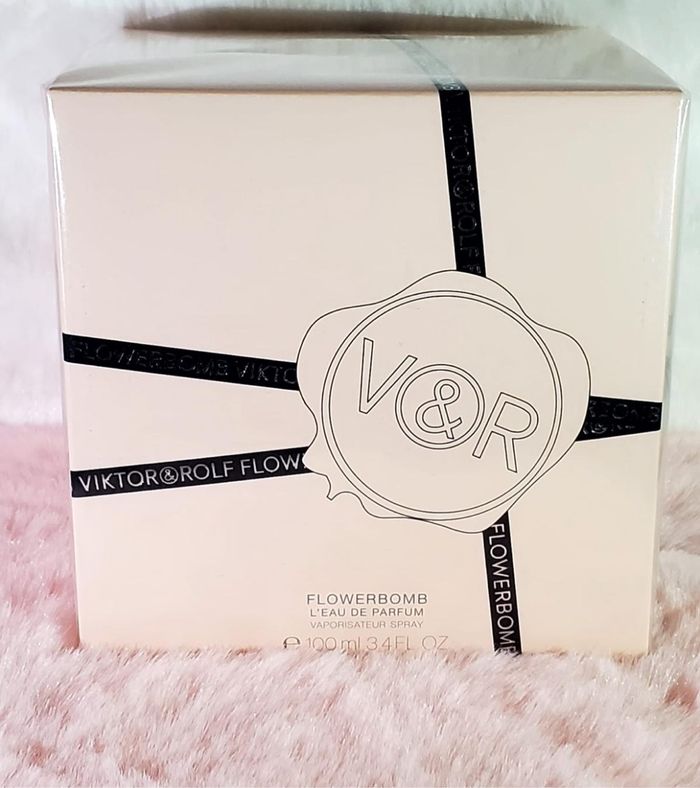 V&R Flowerbomb