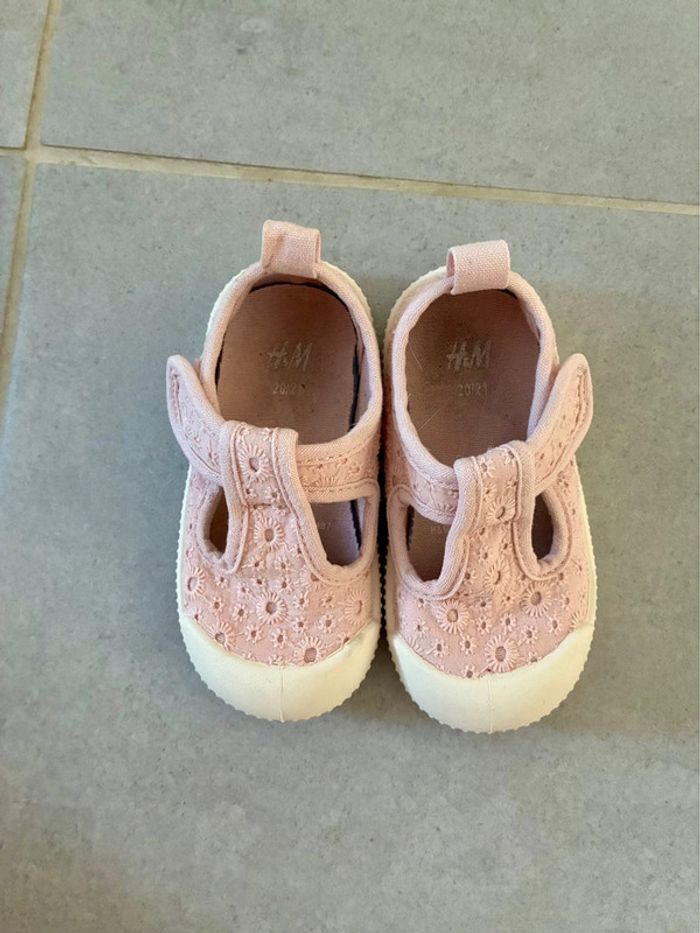 Chaussures ouvertes H&M pointure 20/21 - photo numéro 2