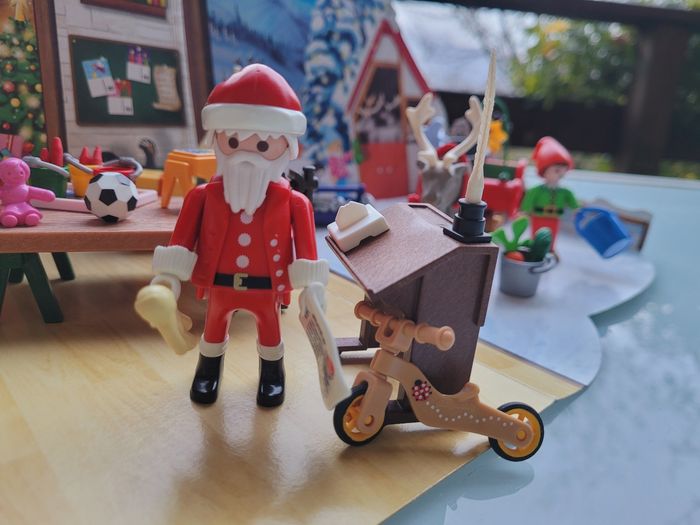 Playmobil 9264 : Calendrier de l'avent, La Fabrique du Père-Noël 🎅 - photo numéro 4