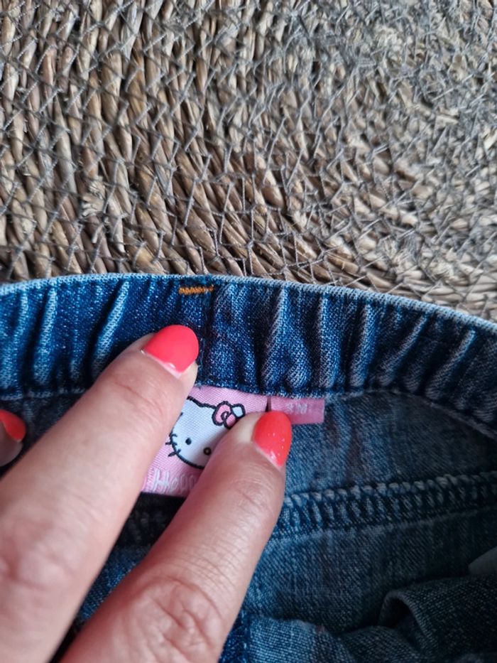 Joli pantalon Hello Kitty taille 3 mois - photo numéro 3
