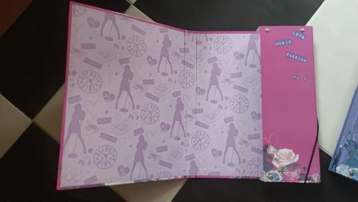 🌺 lot de 2 pochettes à rabat cartonnées violetta rose et violet - photo numéro 3