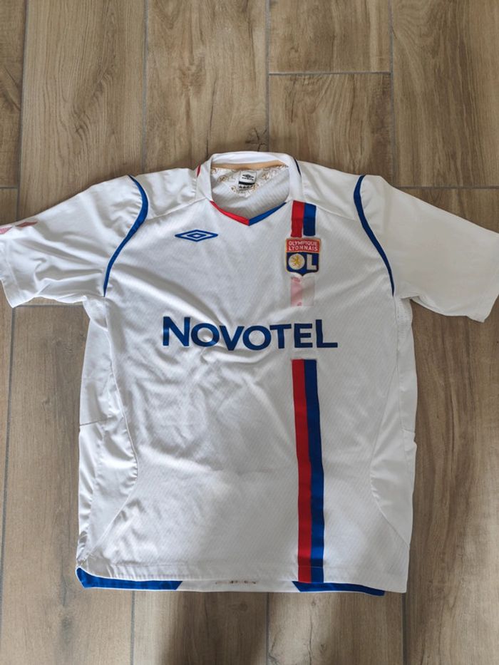Maillot vintage authentique Olympique Lyonnais en bon état