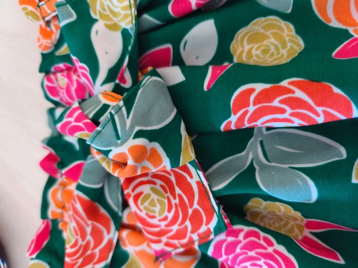 jupe coloré et fleuri - fluide - taille 3ans - neuve - photo numéro 2