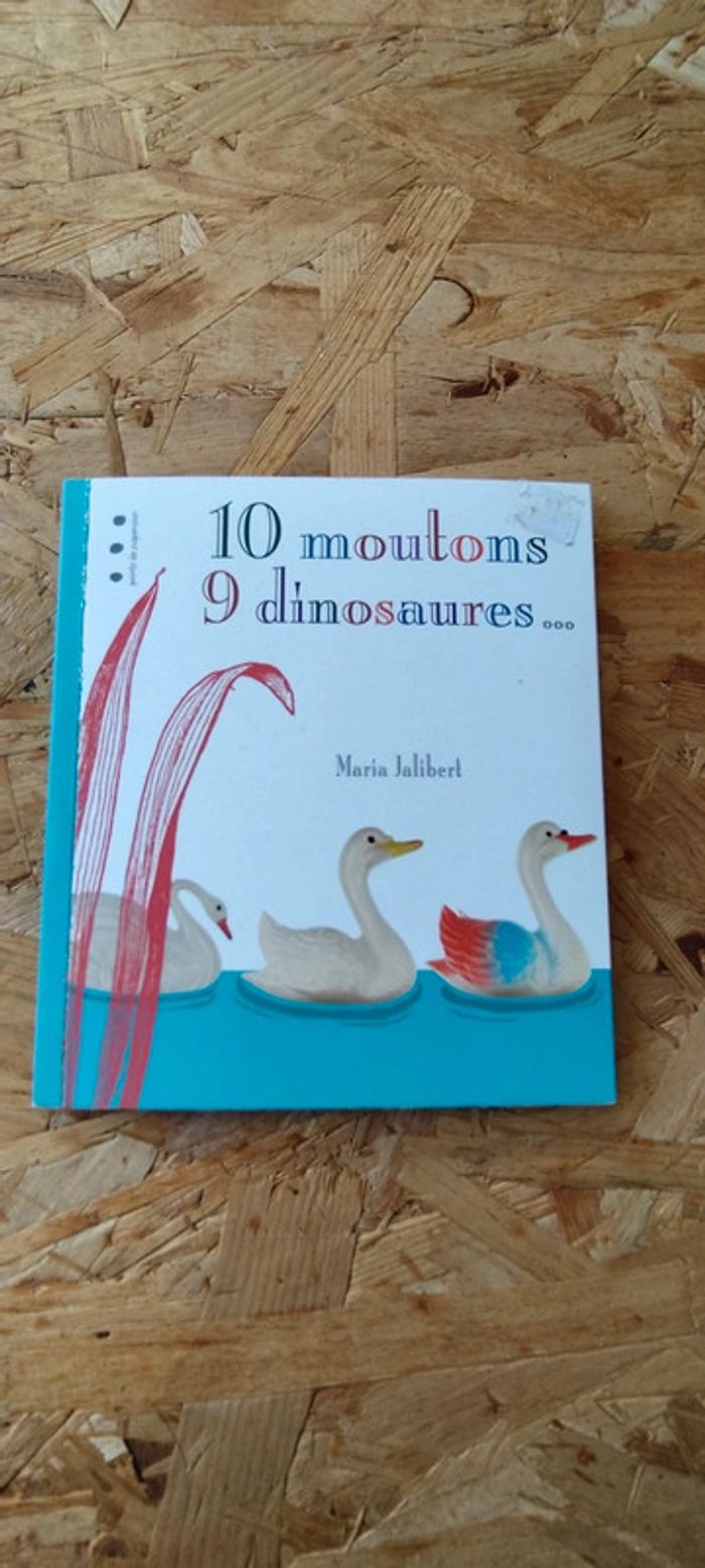 Livre 10 moutons 9 dinosaures
