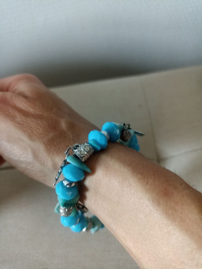 Bracelet fantaisie avec breloques femme taille élastique - photo numéro 2