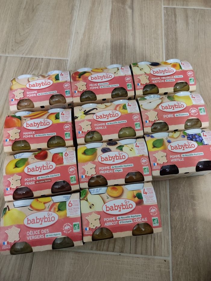 Lot de 11 petits pot babybio divers parfums