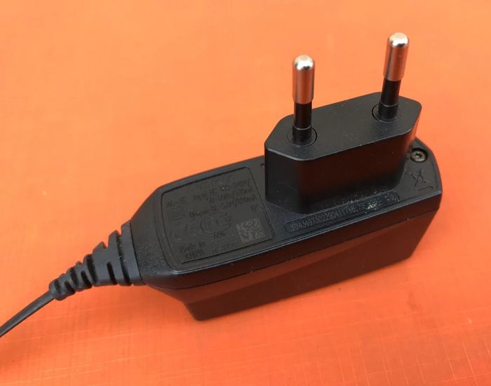 Chargeur Nokia Modèle : AC - 4E - photo numéro 6