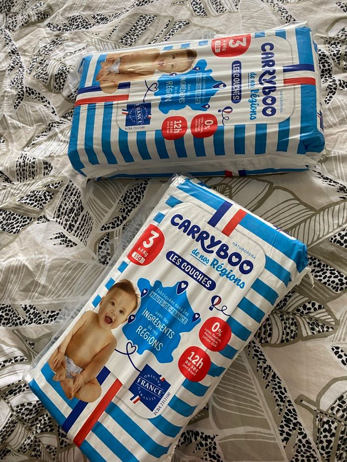 2 paquets de couches neuves Carryboo