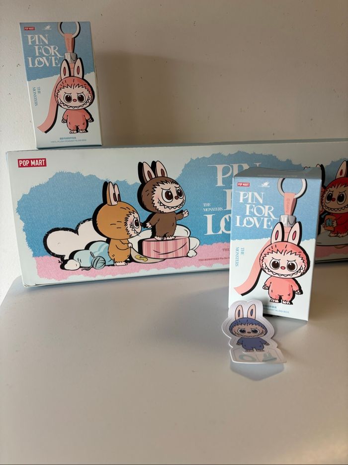 Labubu pin for love - O