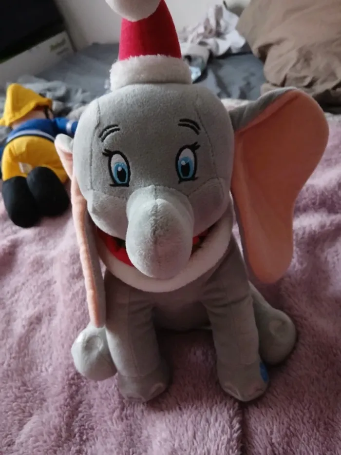 Peluche dumbo de noel