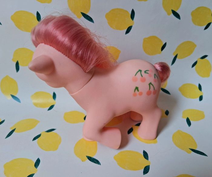 My Little Pony G1 Cherry Jubilee 1984 Hong Kong Vintage Très Bon État - photo numéro 3