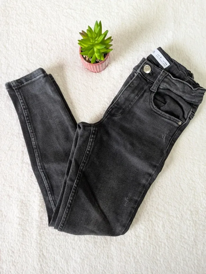 🖤 Jean Zara gris – 9 ans